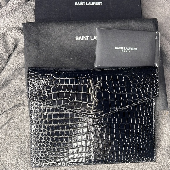 UPTOWN YSL BABY POUCH IN SHINY CROCODILE-EMBOSSED LEATHER - Picture 11 of 13